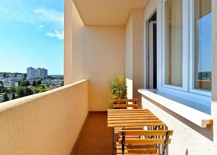 Apartment Maya